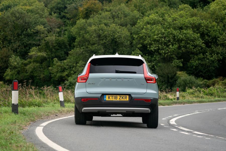  Volvo XC40 T3 Momentum 2018 года  (UK) (фото 31 из 40)